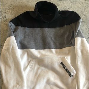 Boys youth XL under Armour sweatshirt